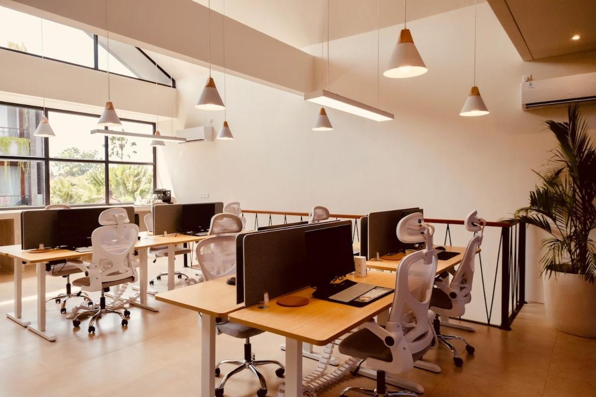 Thehub Pererenan Coworking, Pool And Rooftop 캉구 외부 사진