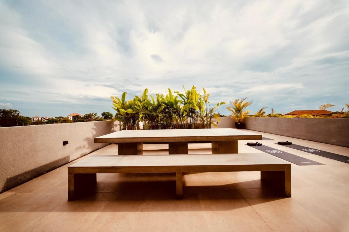 Thehub Pererenan Coworking, Pool And Rooftop 캉구 외부 사진